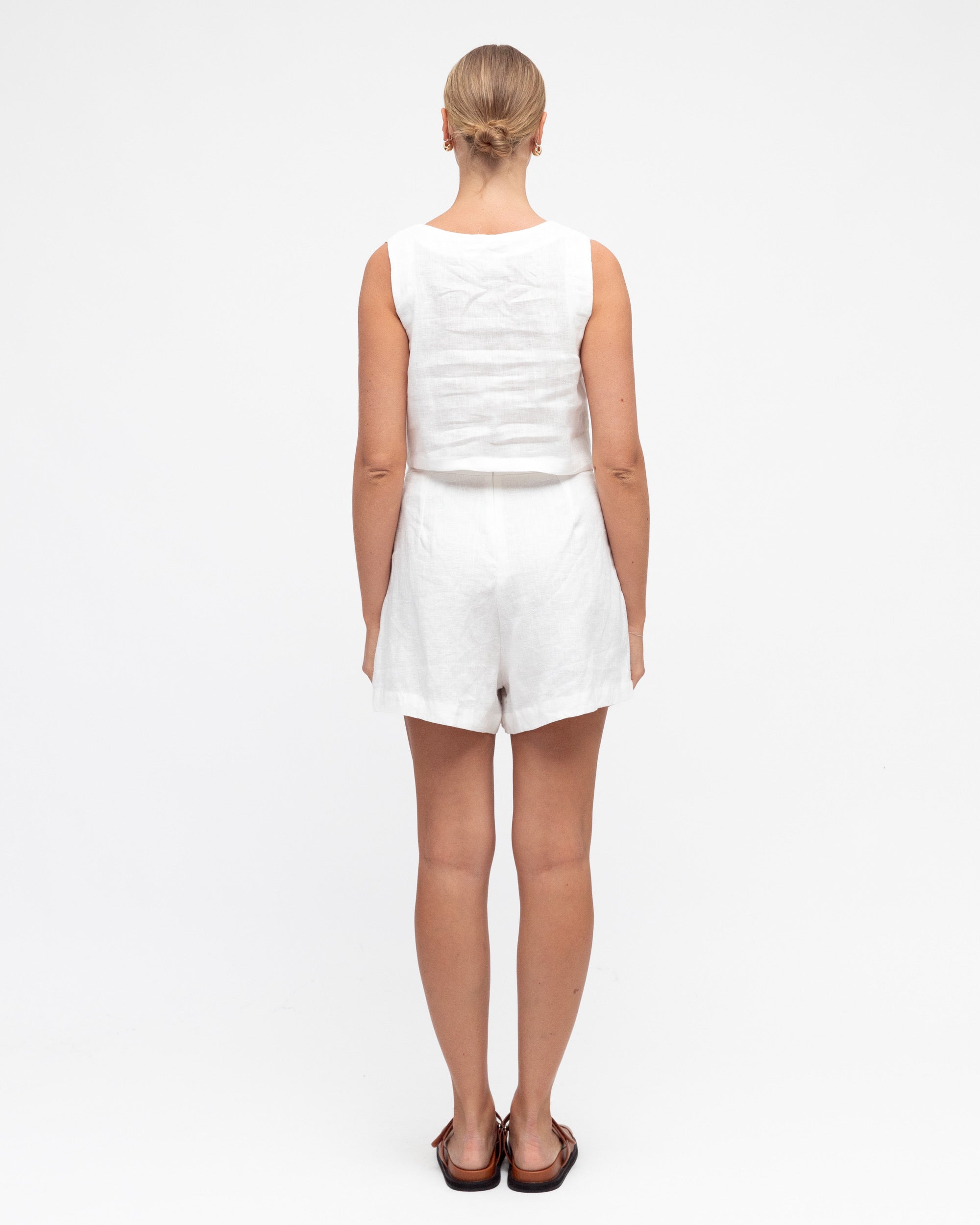 ARCHICO LINEN SHORTS - White