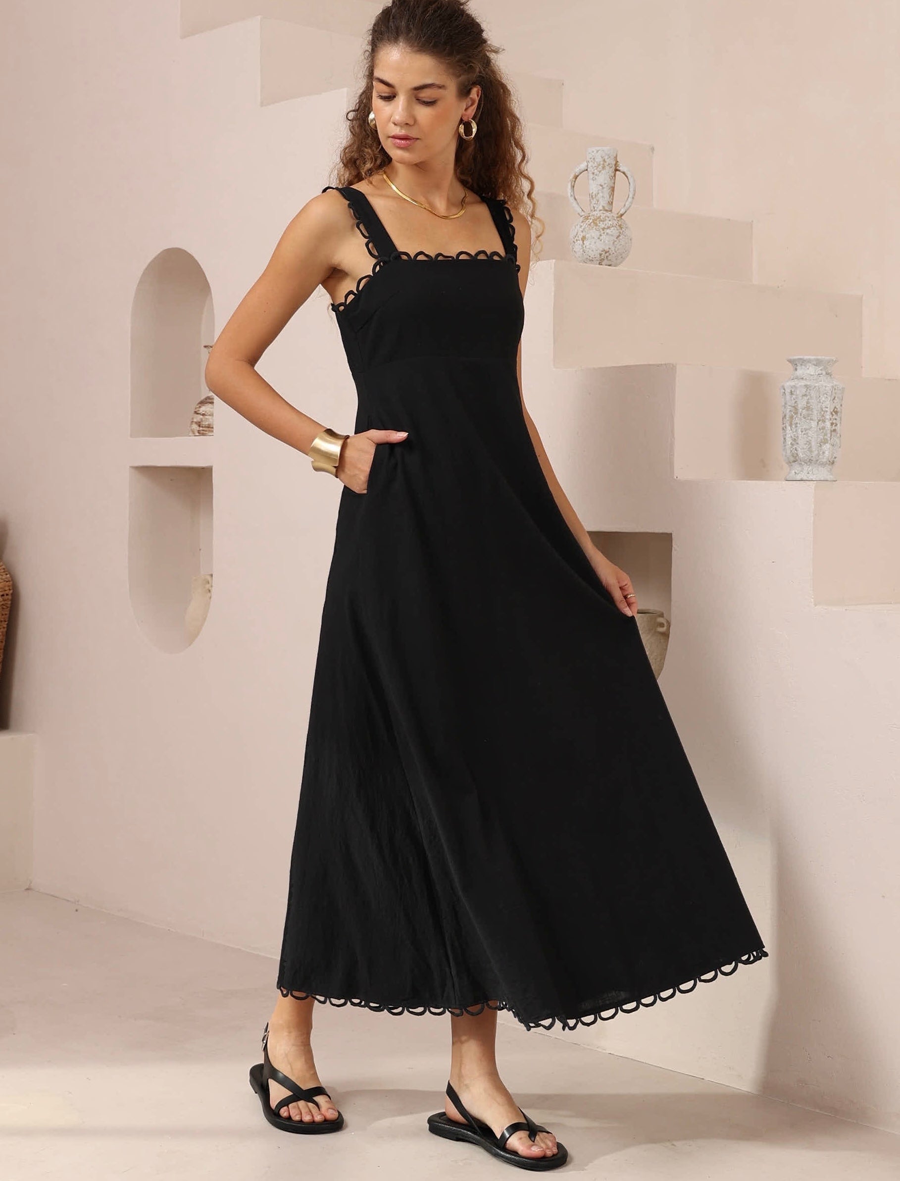 ISLA MAXI DRESS - Black