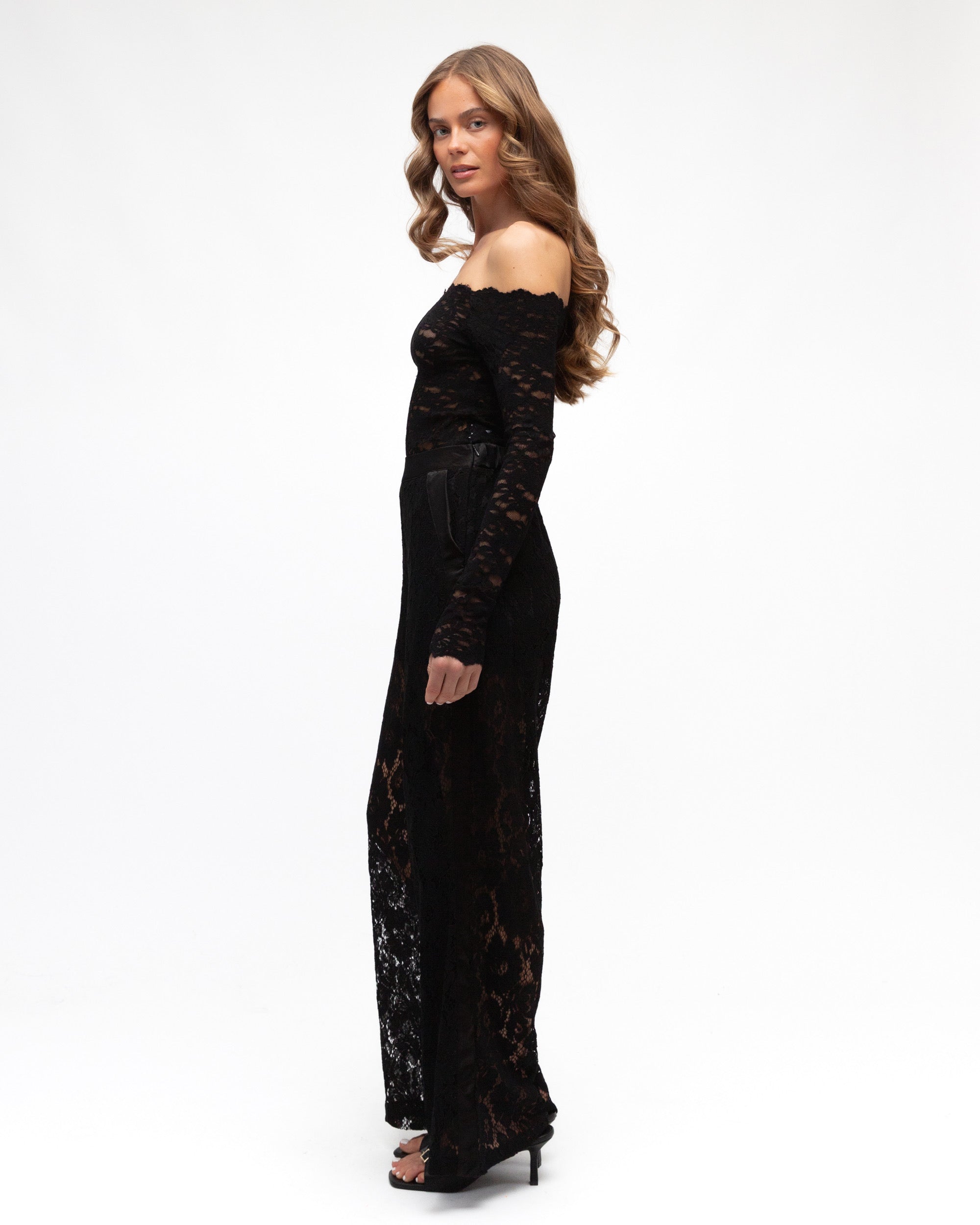 LUNA LACE OFF-SHOULDER TOP - Black