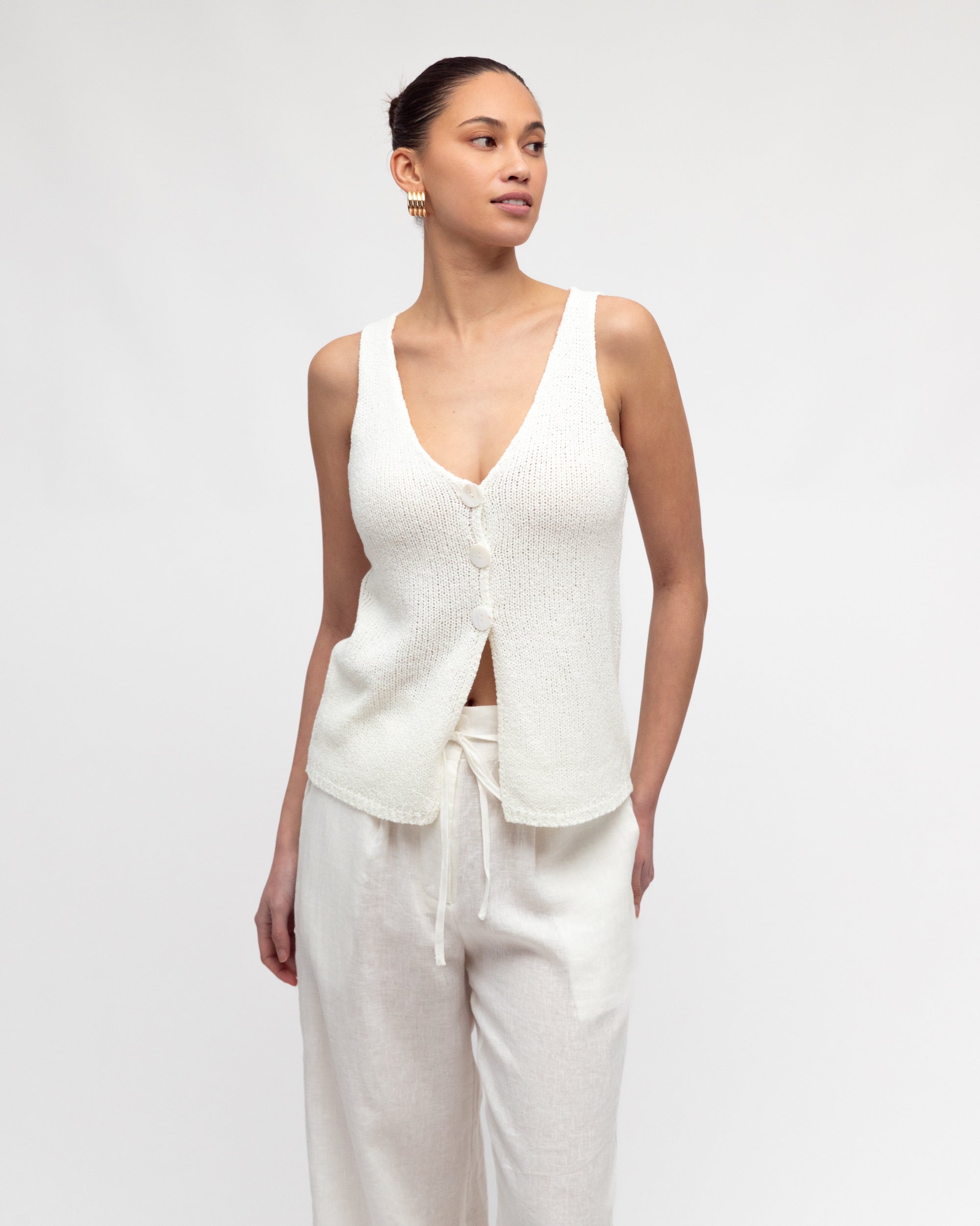 SAVANNA BOUCLE KNIT VEST - White