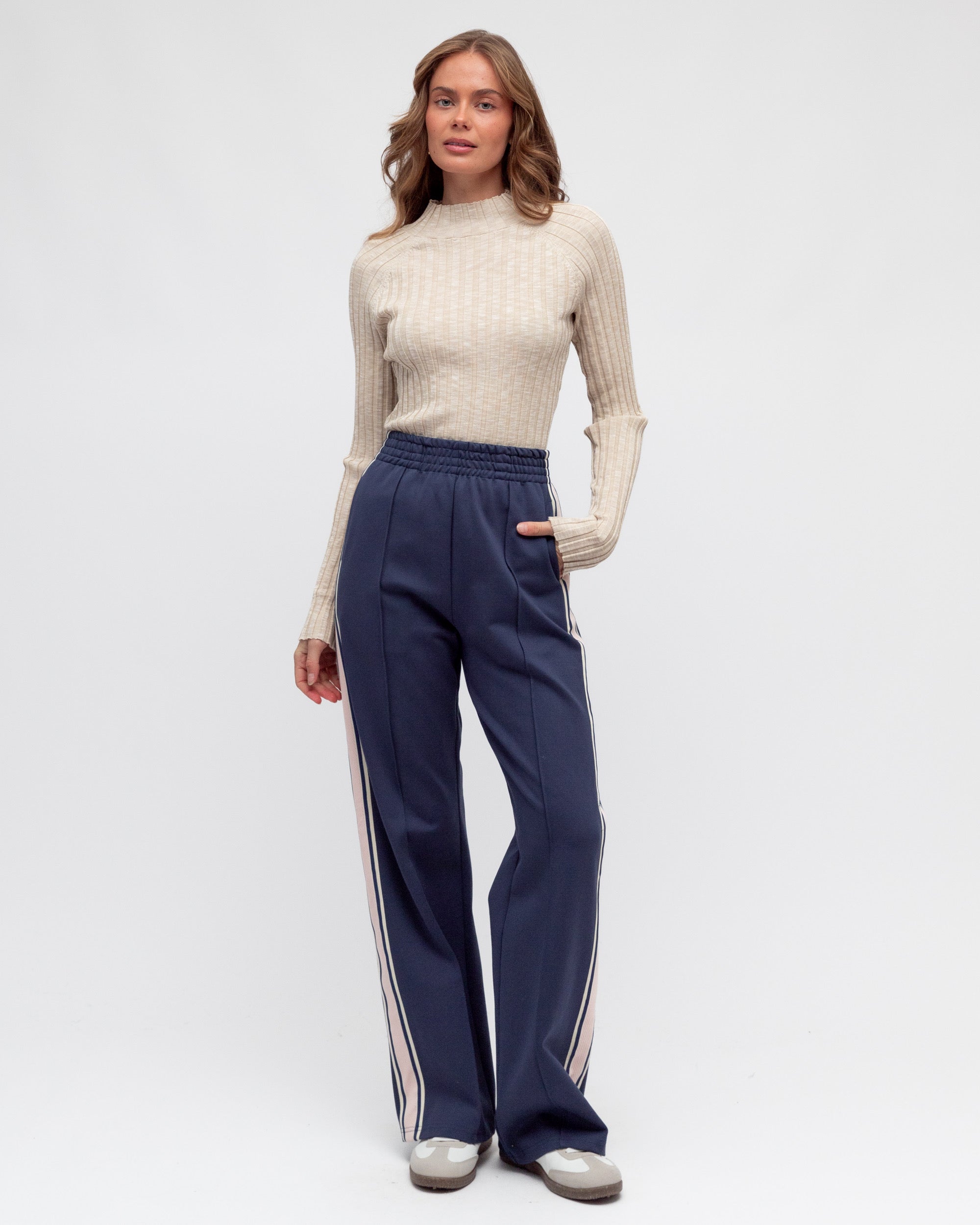 LUCI ELEVATED TRACK PANTS - Blue
