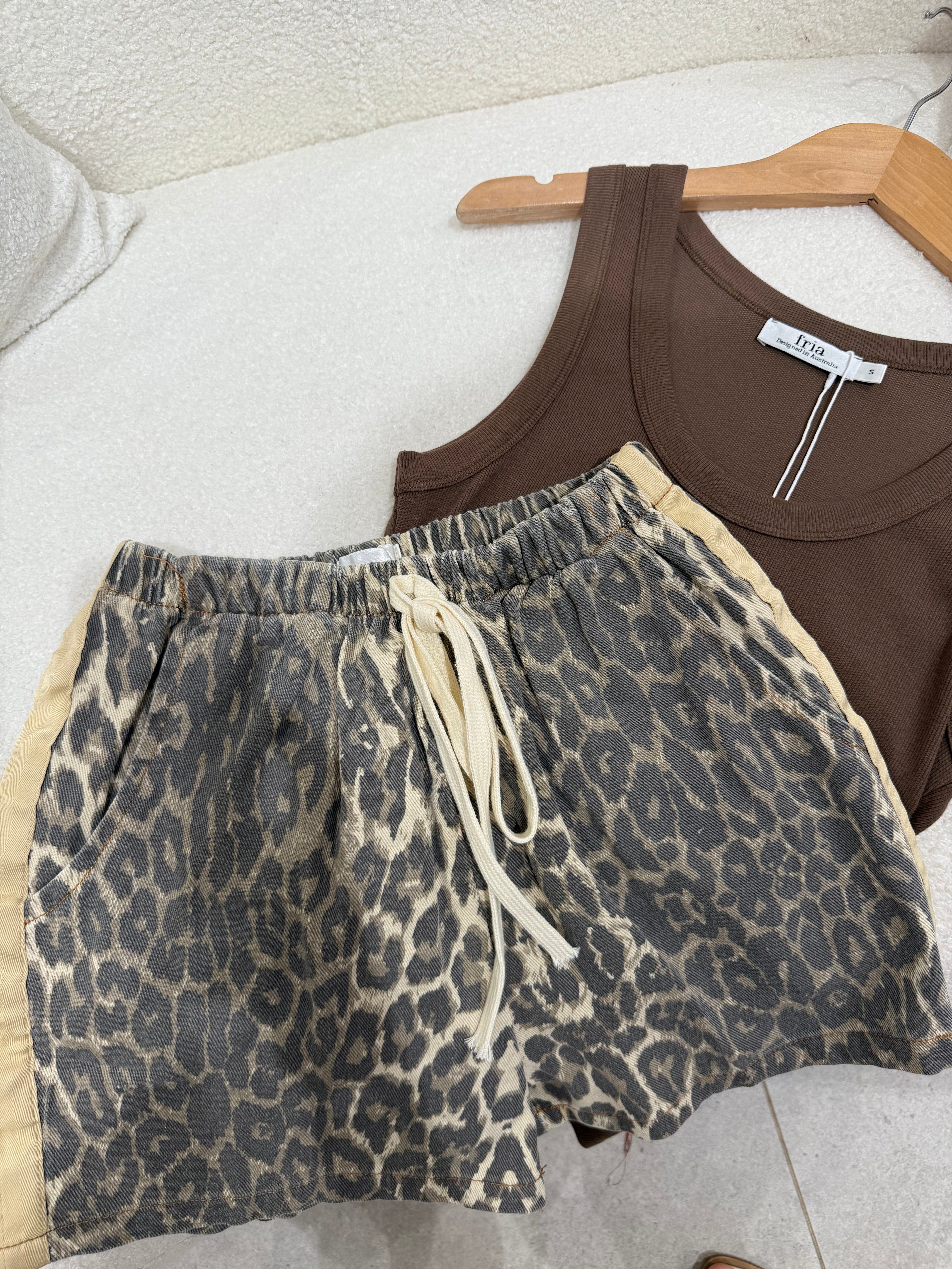 MAXI RACER LEOPARD SHORTS - By Frankie