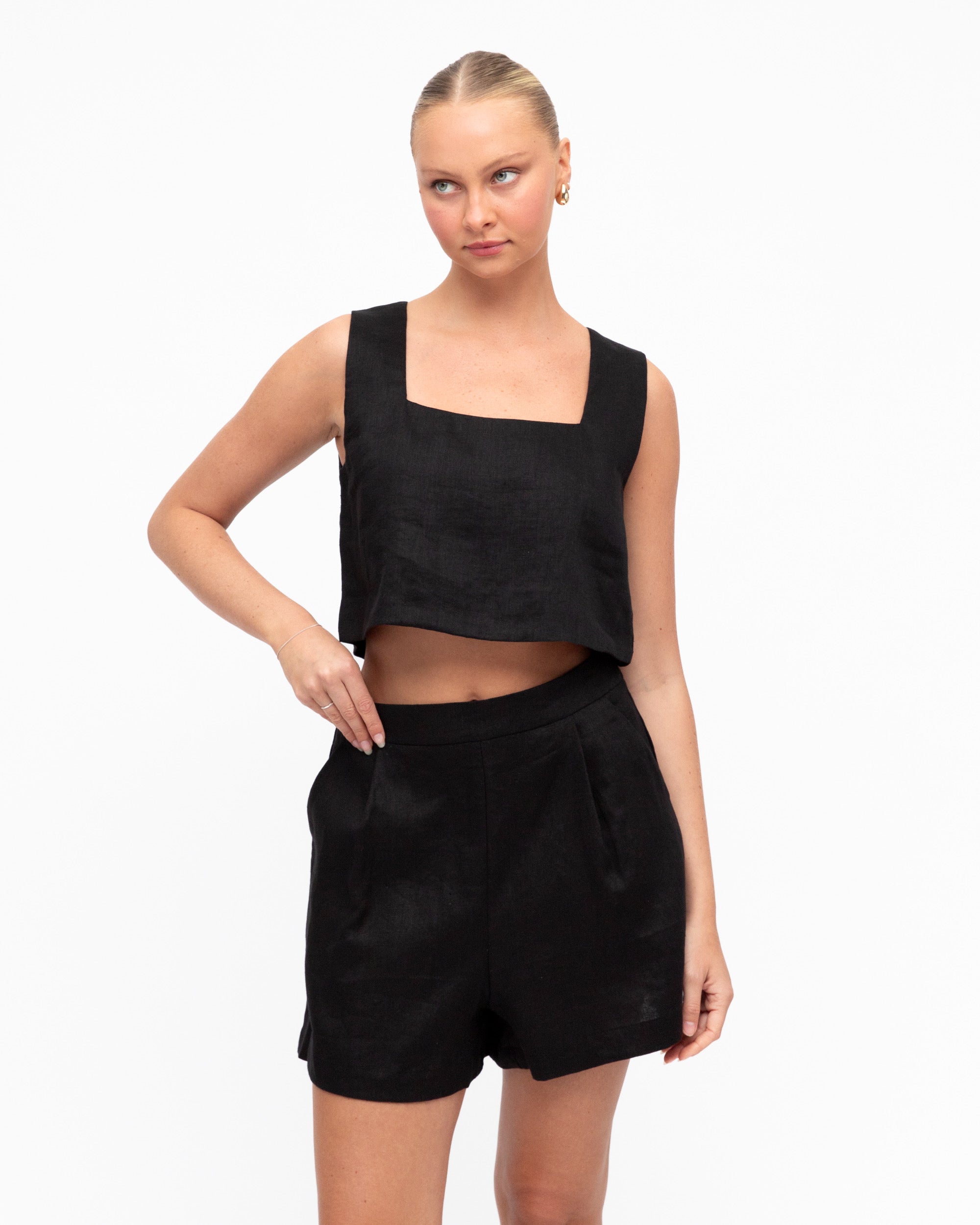 ROLLAND LINEN SHORTS - Black