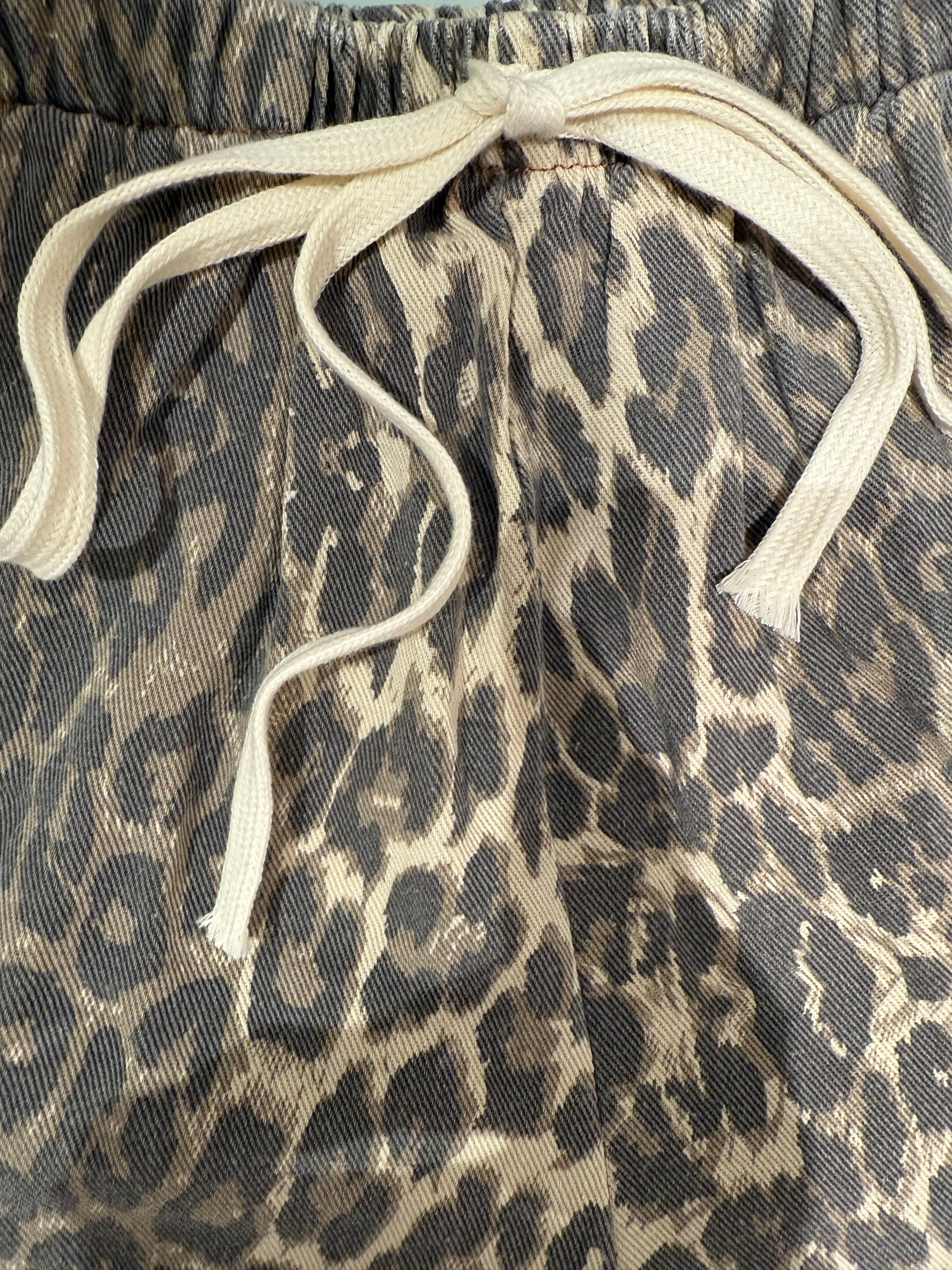 MAXI RACER LEOPARD SHORTS - By Frankie