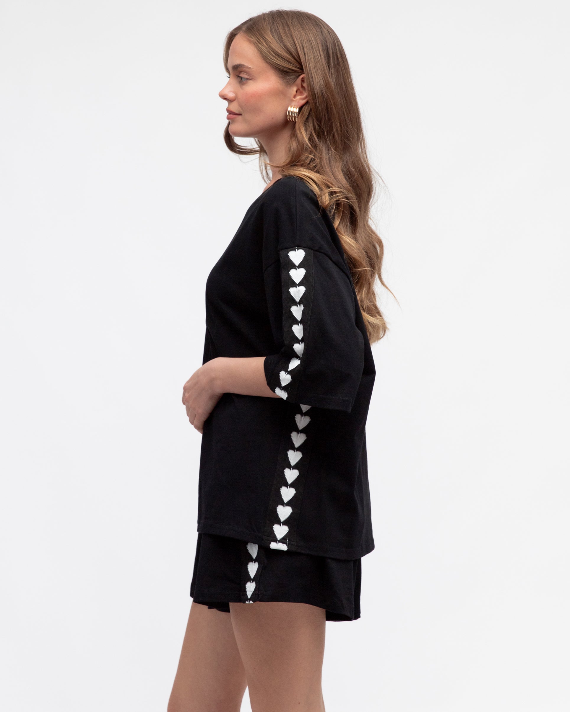 PETRA HEART T-SHIRT - Black