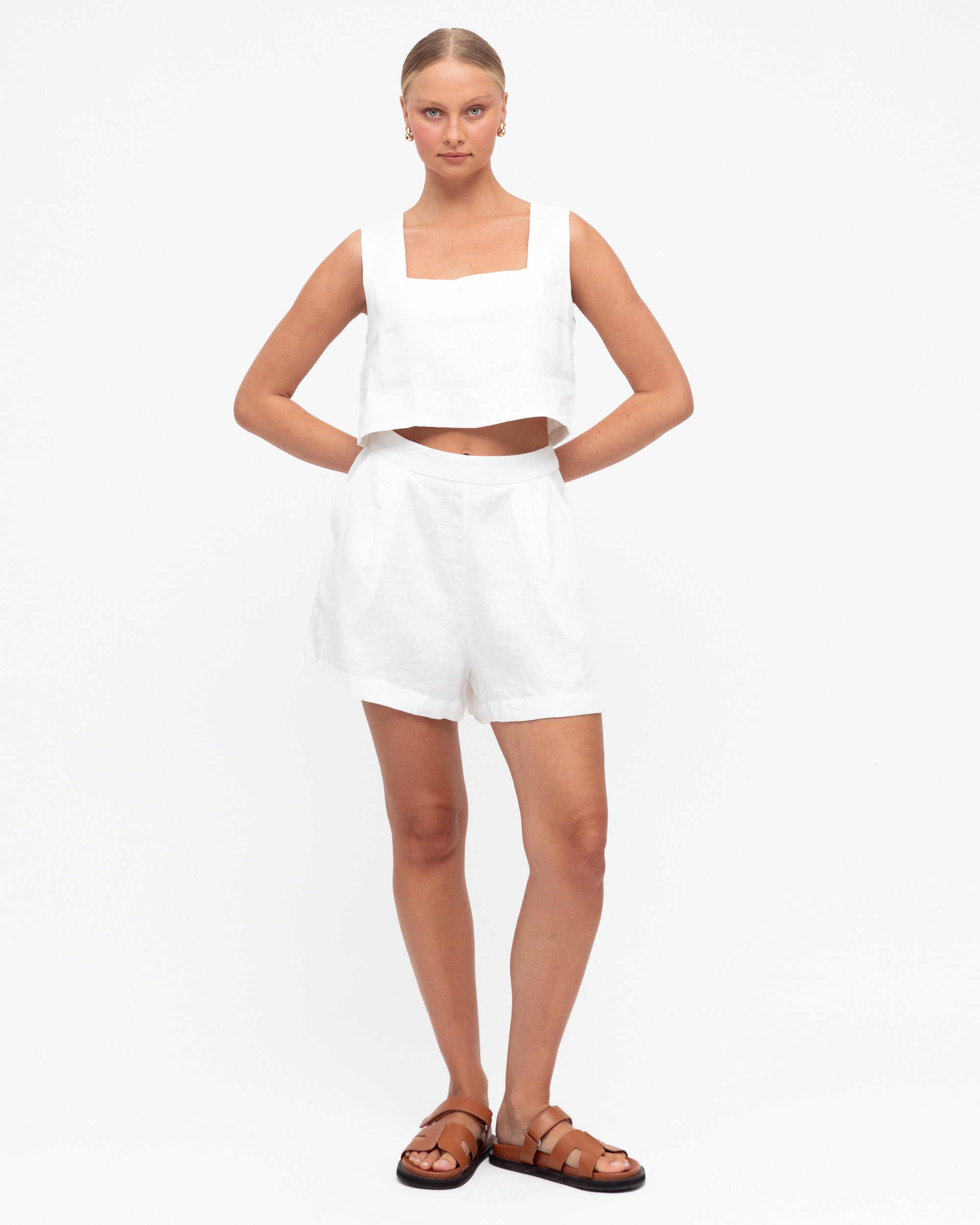 ARCHICO LINEN SHORTS - White