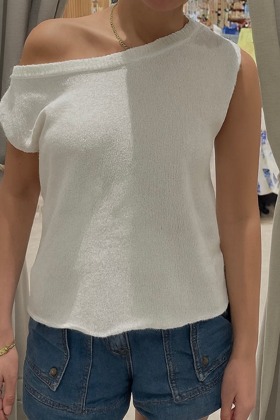 TYLER KNIT ASYM TOP - White