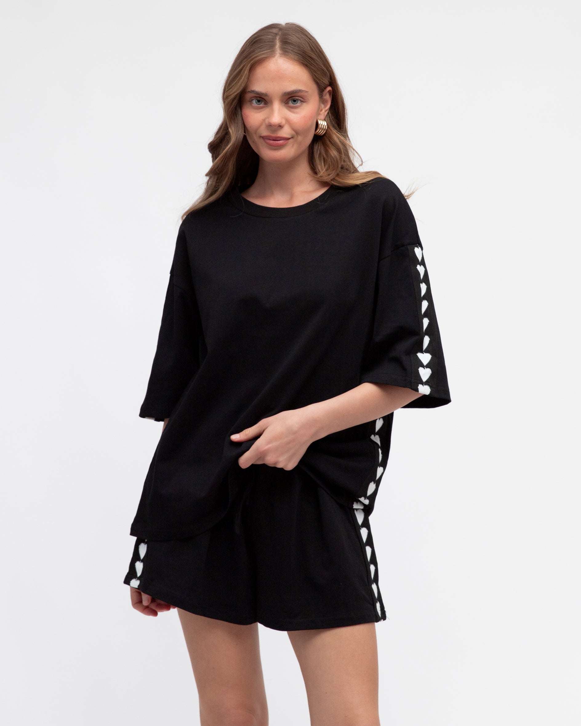 PETRA HEART T-SHIRT - Black