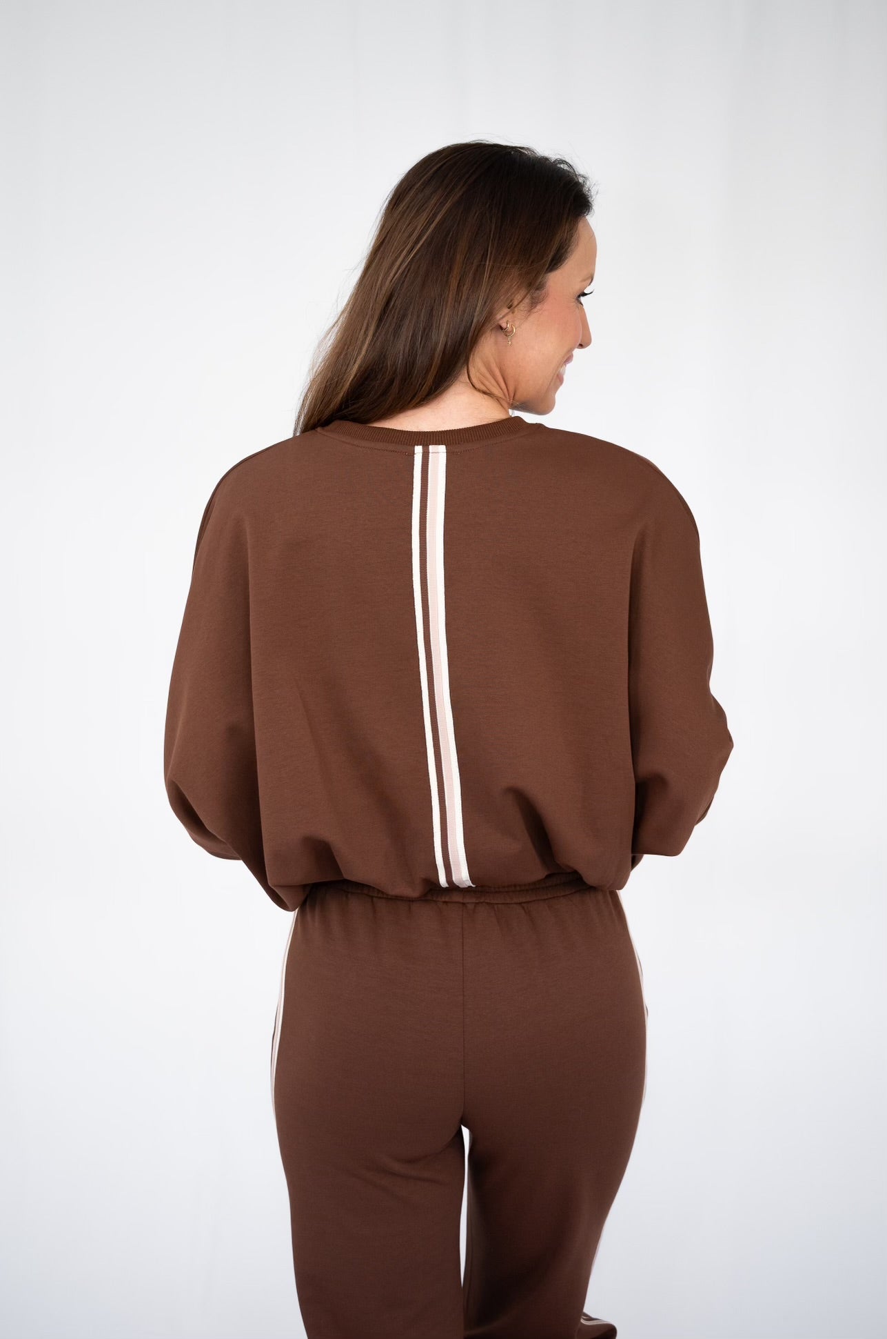 NOVAH CREW SWEATER - Chocolate