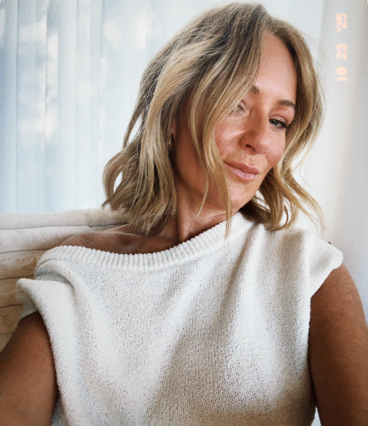 TYLER KNIT ASYM TOP - White