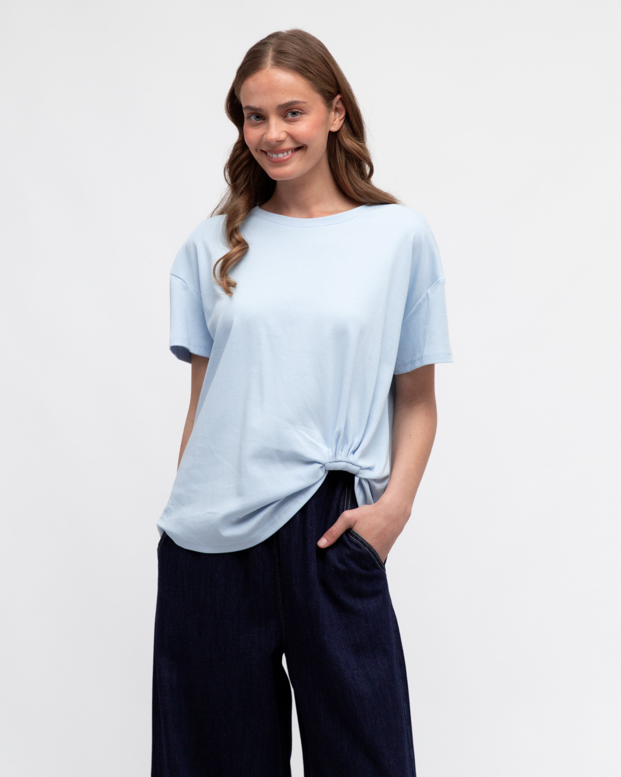 EASY TUCK TEE - Sky Blue
