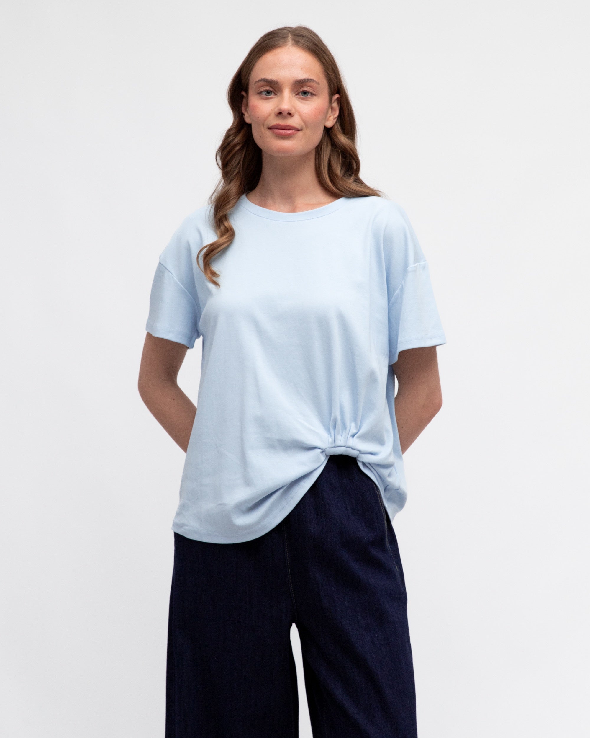 EASY TUCK TEE - Sky Blue