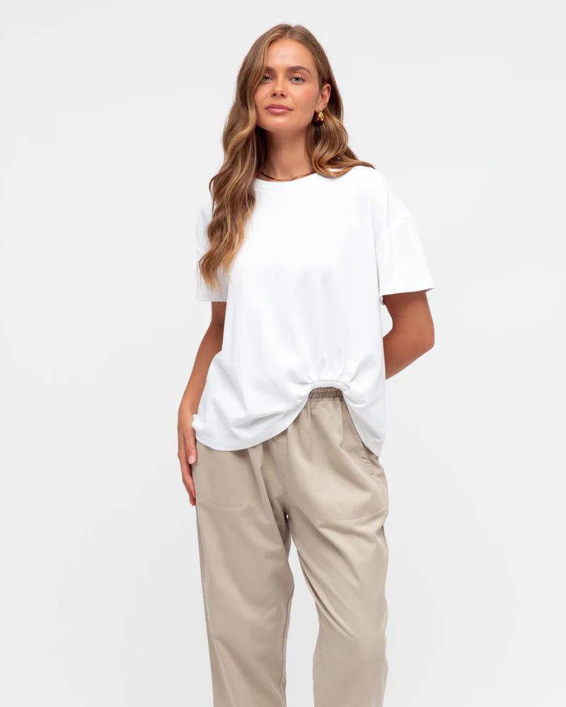 EASY TUCK TEE - White