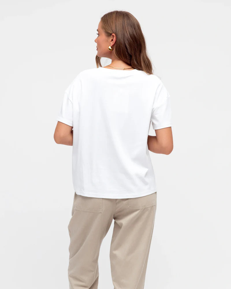 EASY TUCK TEE - White